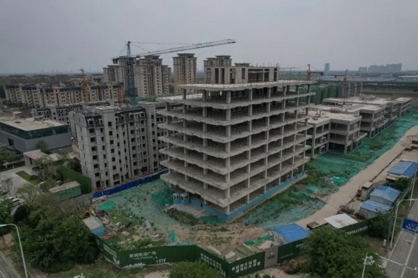China's Local Fiscal Crisis Deepens: Salaries Delayed, Services Cut