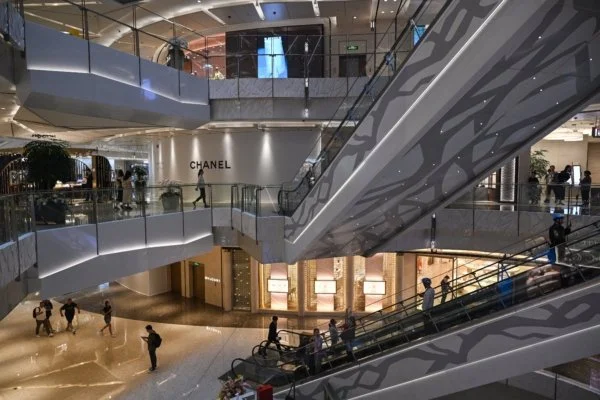 China’s Retail Apocalypse: Iconic Malls Shutter as Profits Plunge 89%