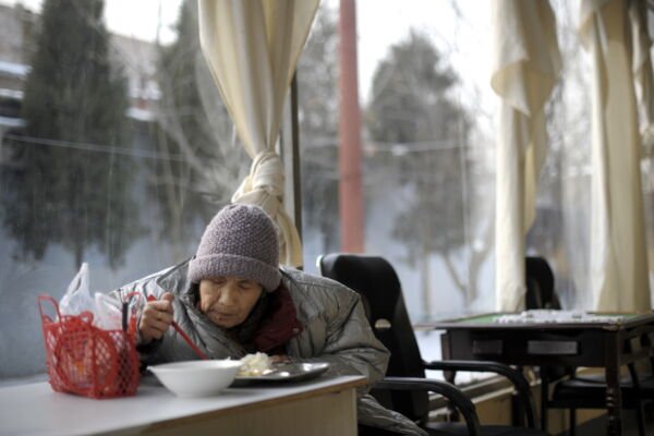 China's Income Inequality: Over 70% of Provinces Fall Below National Average Per Capita Income