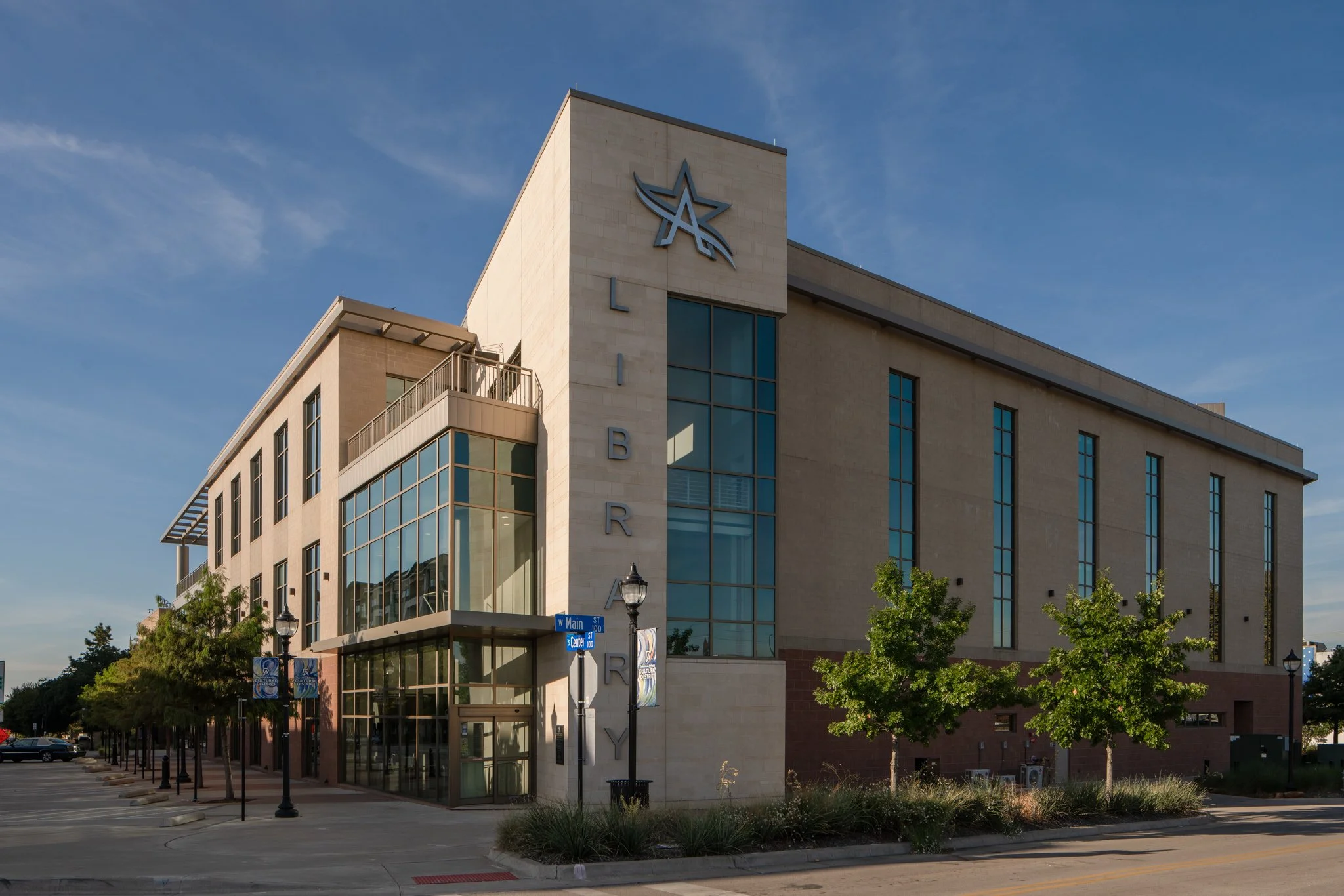 Arlington Public Library — MENARY STUDIO Architecture Photography Dallas