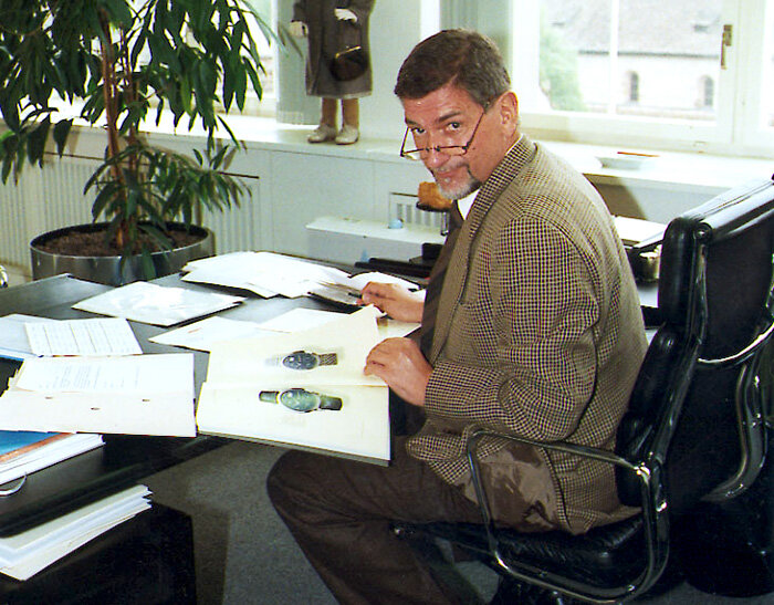 | Günter Blümlein im Büro bei IWC Schaffhausen.