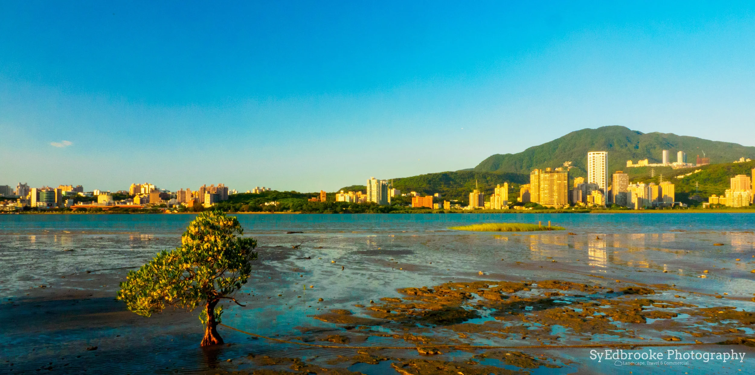 Riverside at Bali cycleway. f20, ISO 200, 1/60, 26mm