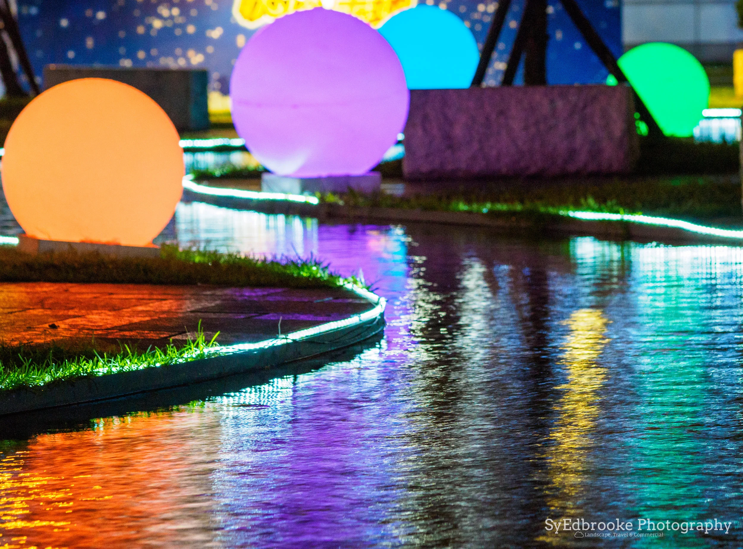 The light show. f3.5, ISO 1600, 1/10, 150mm