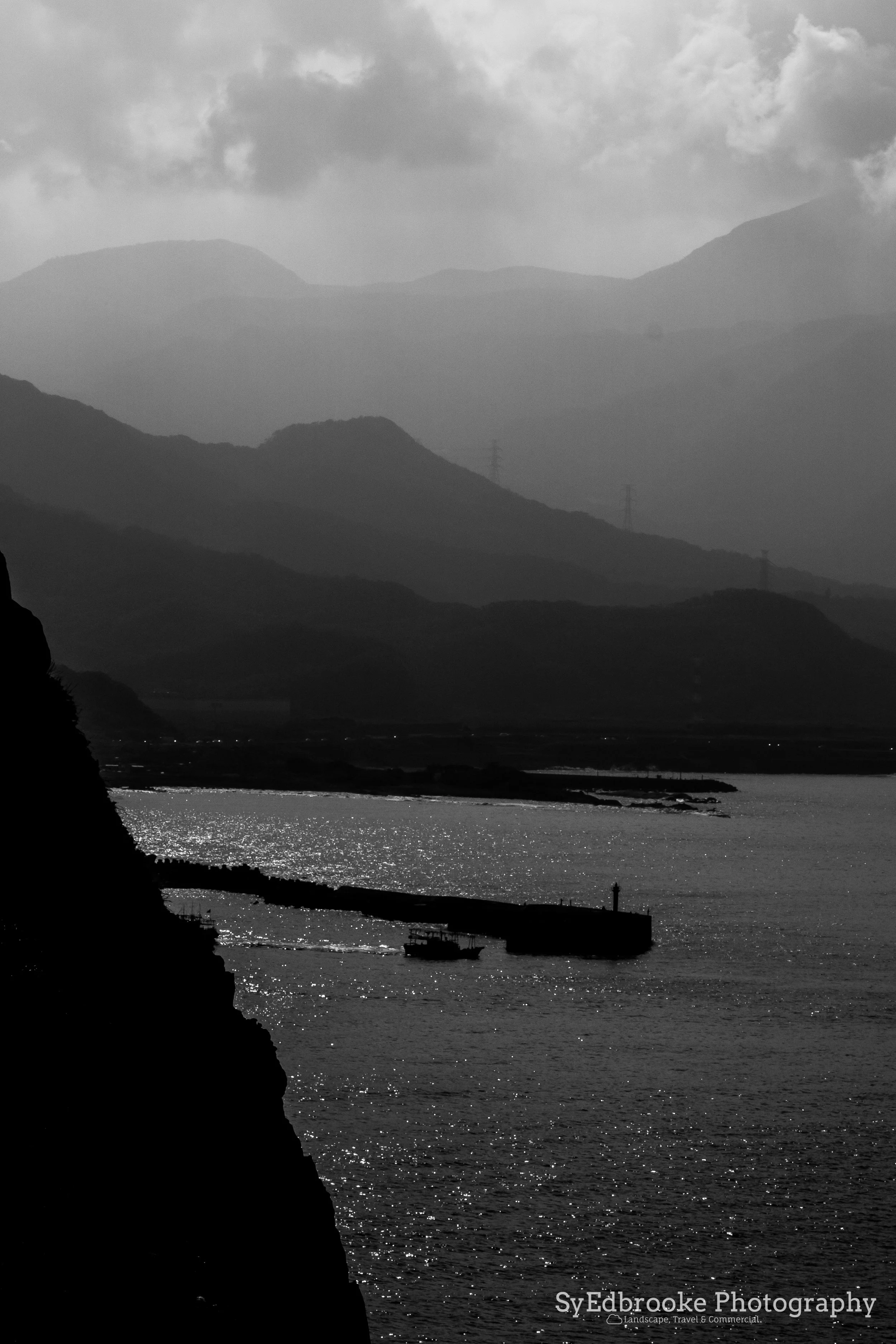 Looking back at the harbor. f22, ISO 200, 1/160, 150mm