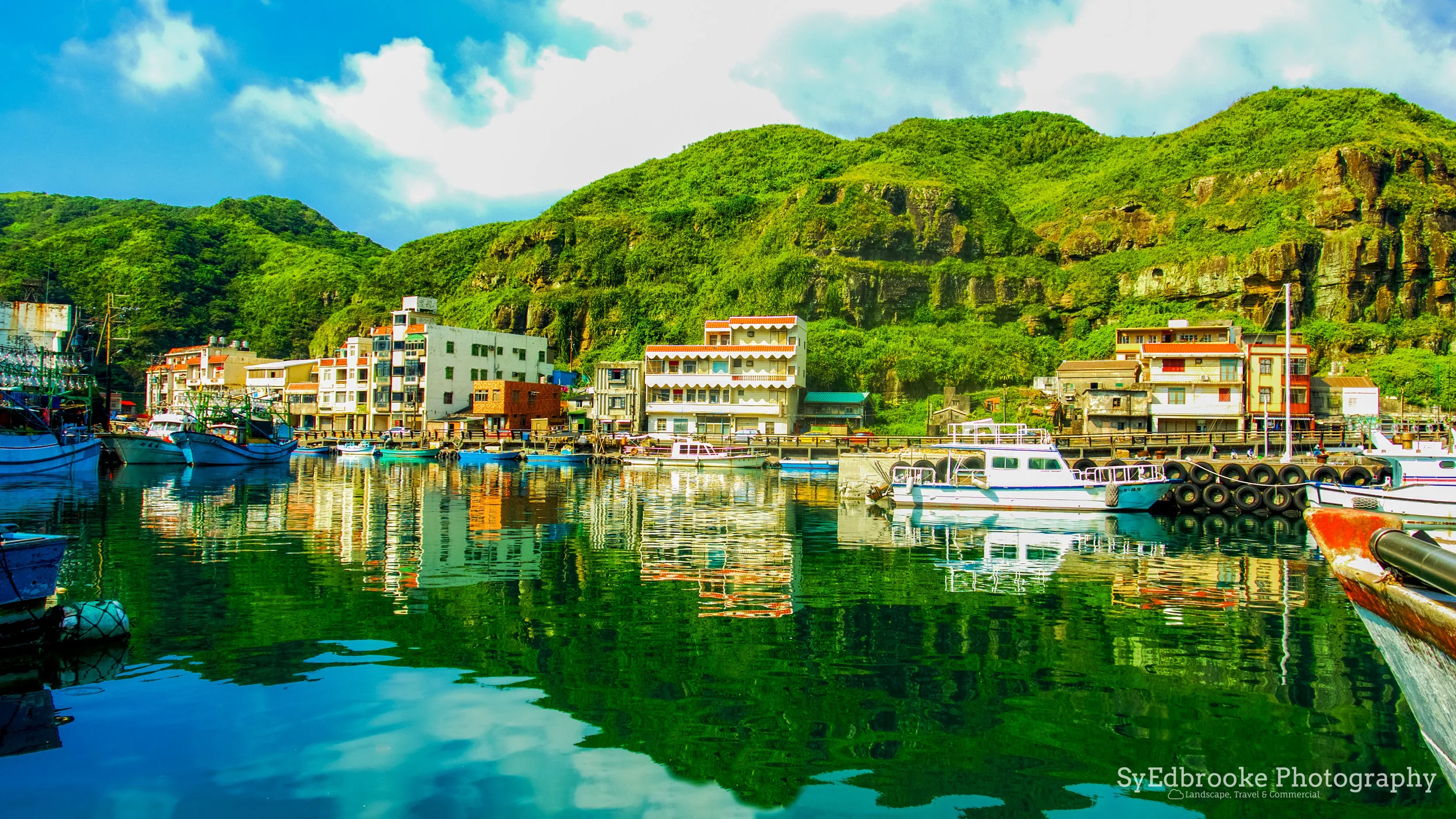 Morning light in Bitou. f5.2, ISO 100, 1/160, 28mm