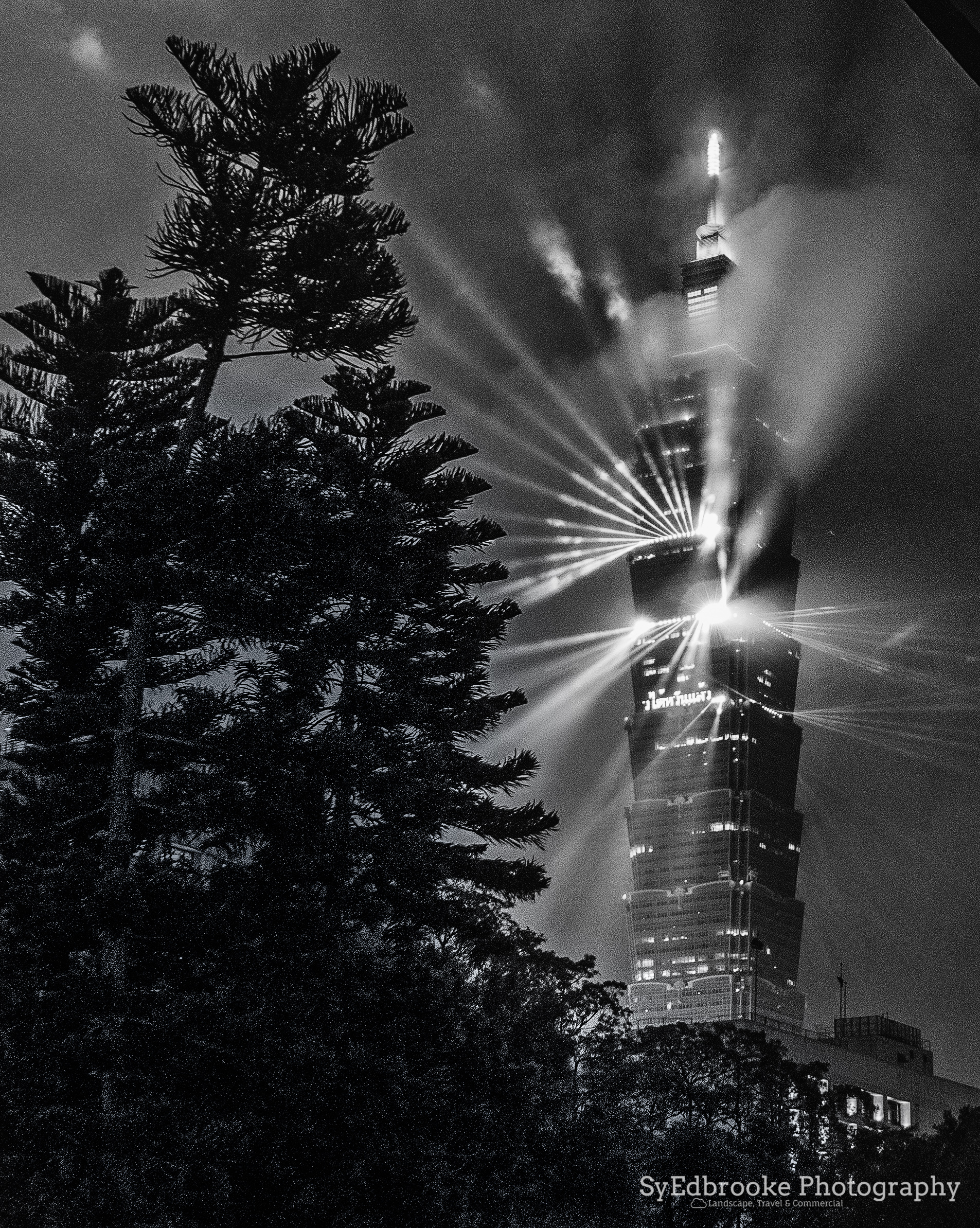 Taipei light show. f1.8, ISO 1600, 1/30, 35mm