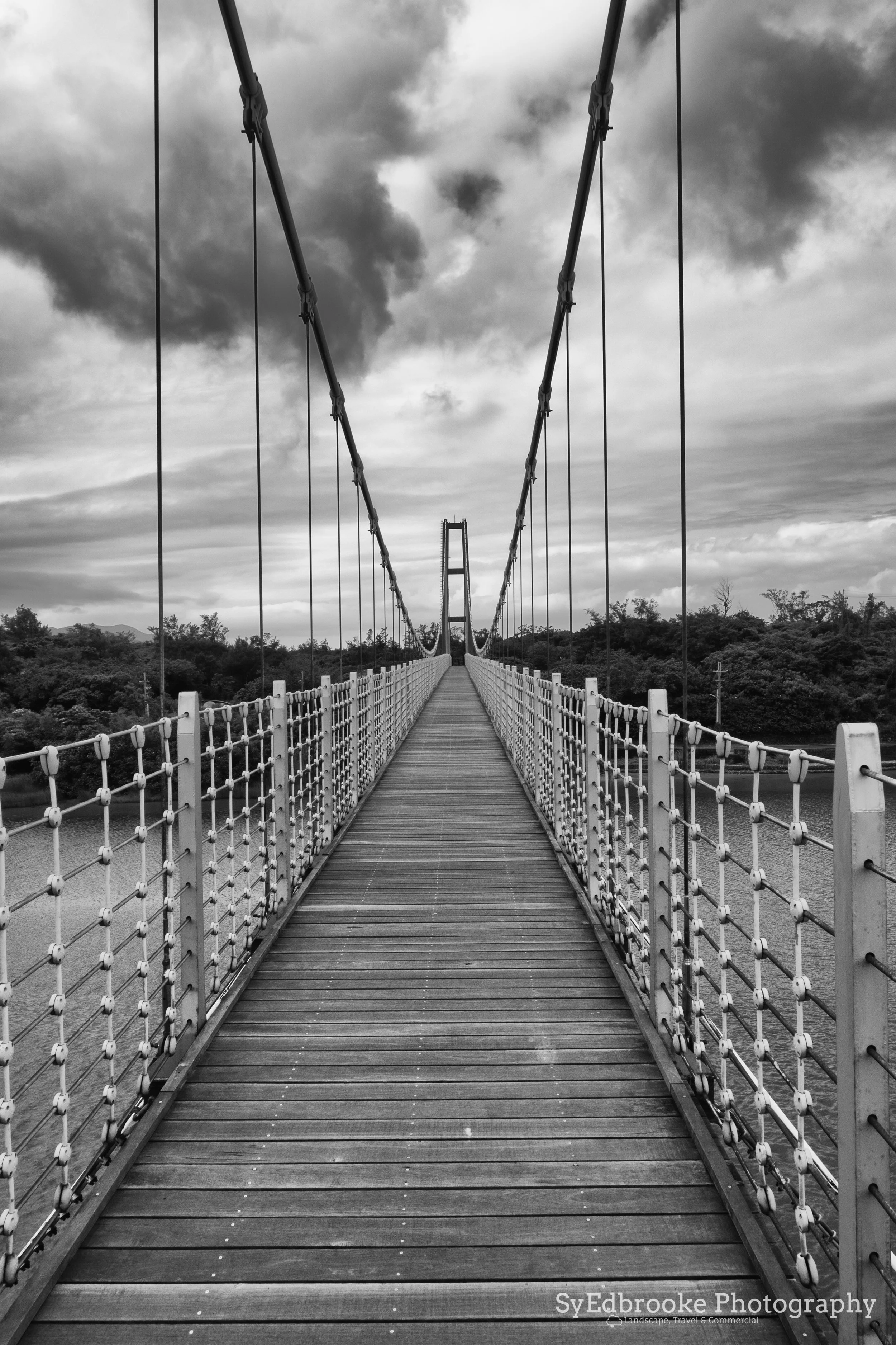 Alignment. f10, ISO 200, 1/100, 24mm