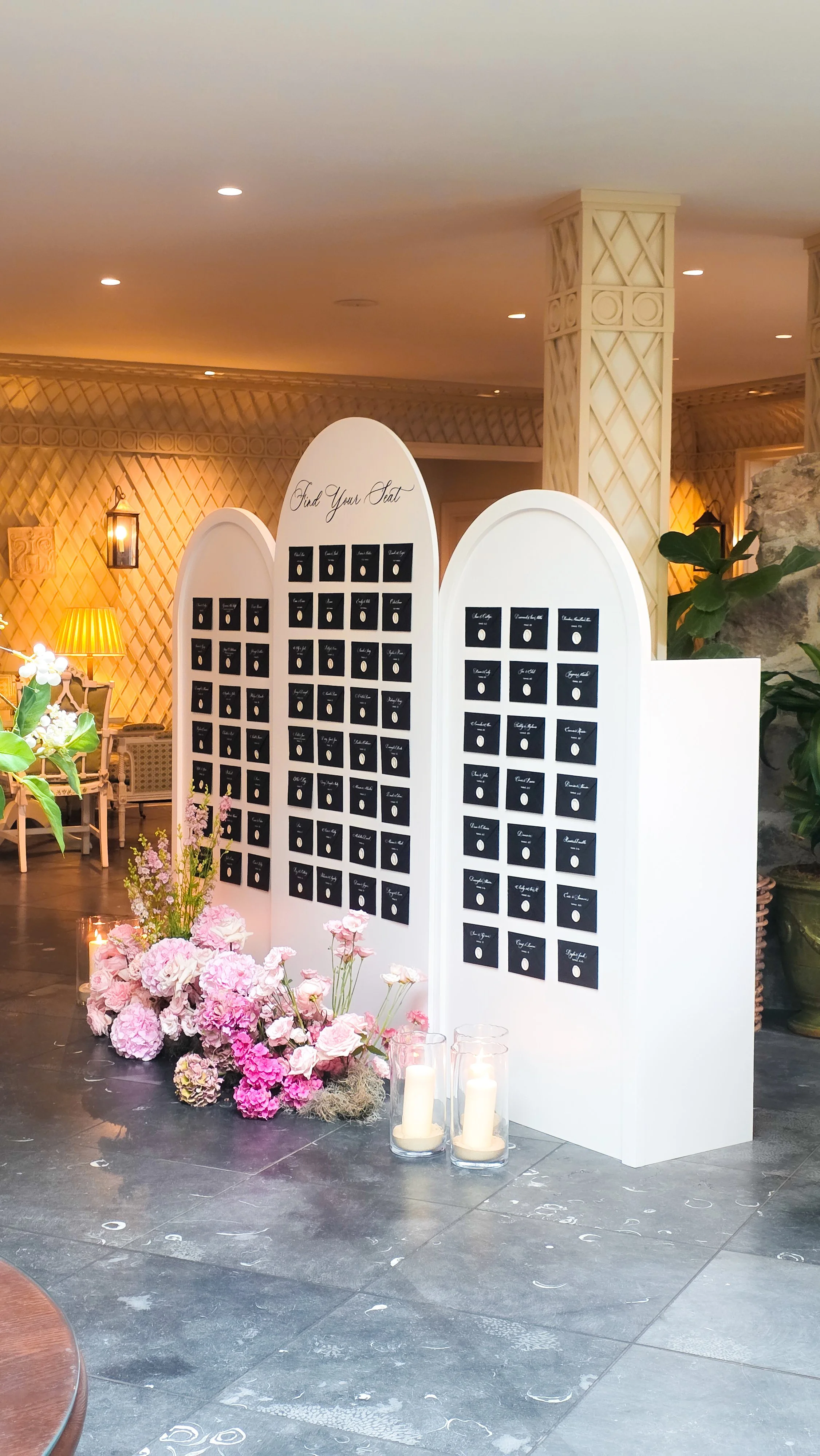 Table Plan Structure Calligraphy by Laura and Co.jpg