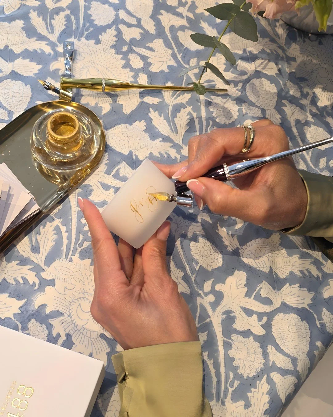 Live Personalisation for weddings and events x Calligraphy by Laura.jpg