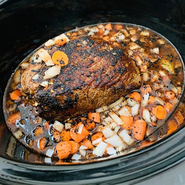 Ranchly scored big on game day despite it being a defensive battle😜! This roast looks amazing @melissmct - thanks for sharing the pic 📷! .
.
.
.
.
#ranchly #ranchlybeef #roast #foodphotography #foodie #knowwhereyourfoodcomesfrom #eatsmart #deliciou