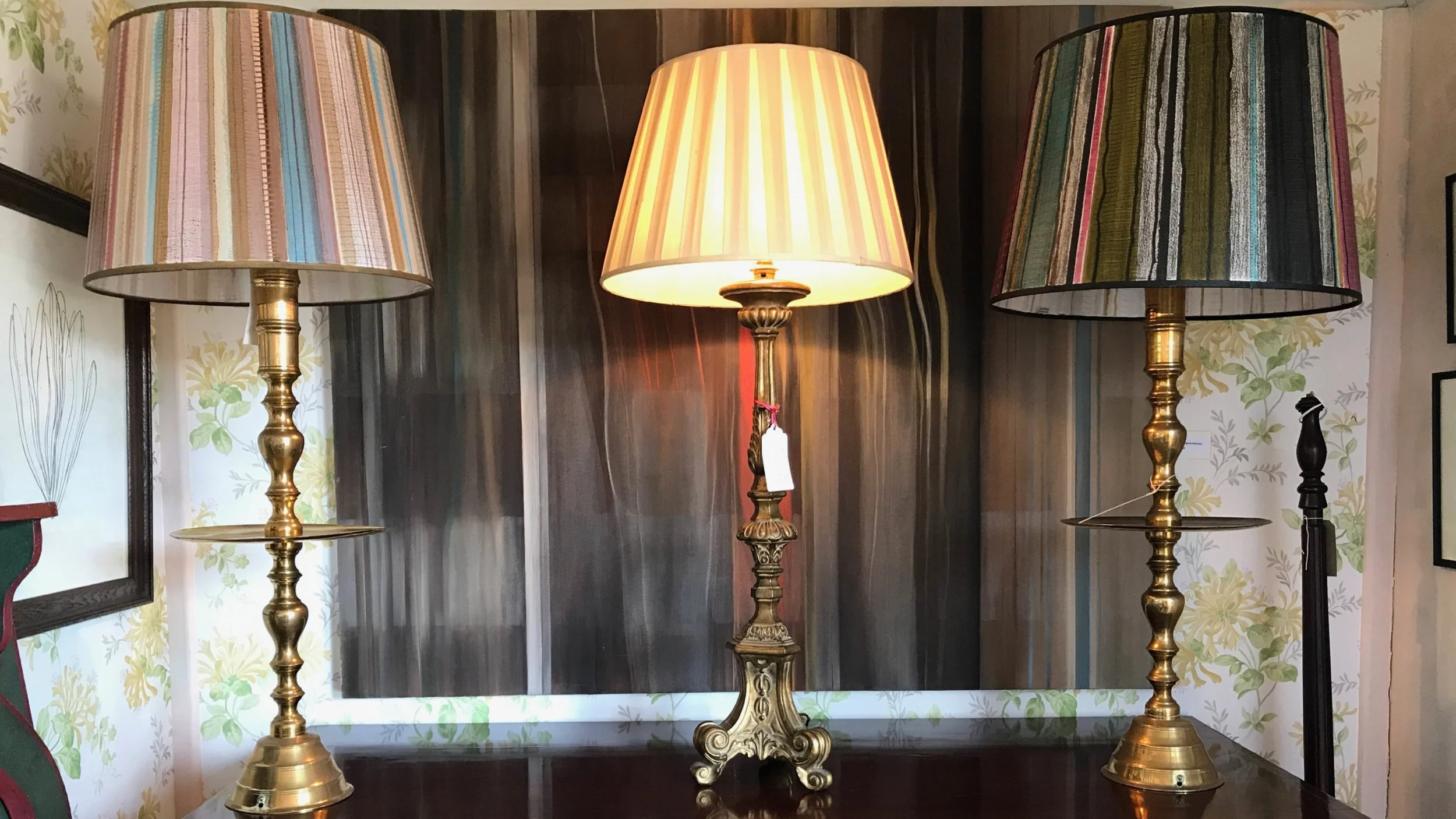 BRUNSWICK YARD FEATURED: TOTTY'S SHOP Totty Lowther is an interior stylist who specialises in art, lighting and bespoke furnishings in one of our shipping container stores. Contact Totty for advice on her design services. Follow her on instagram .