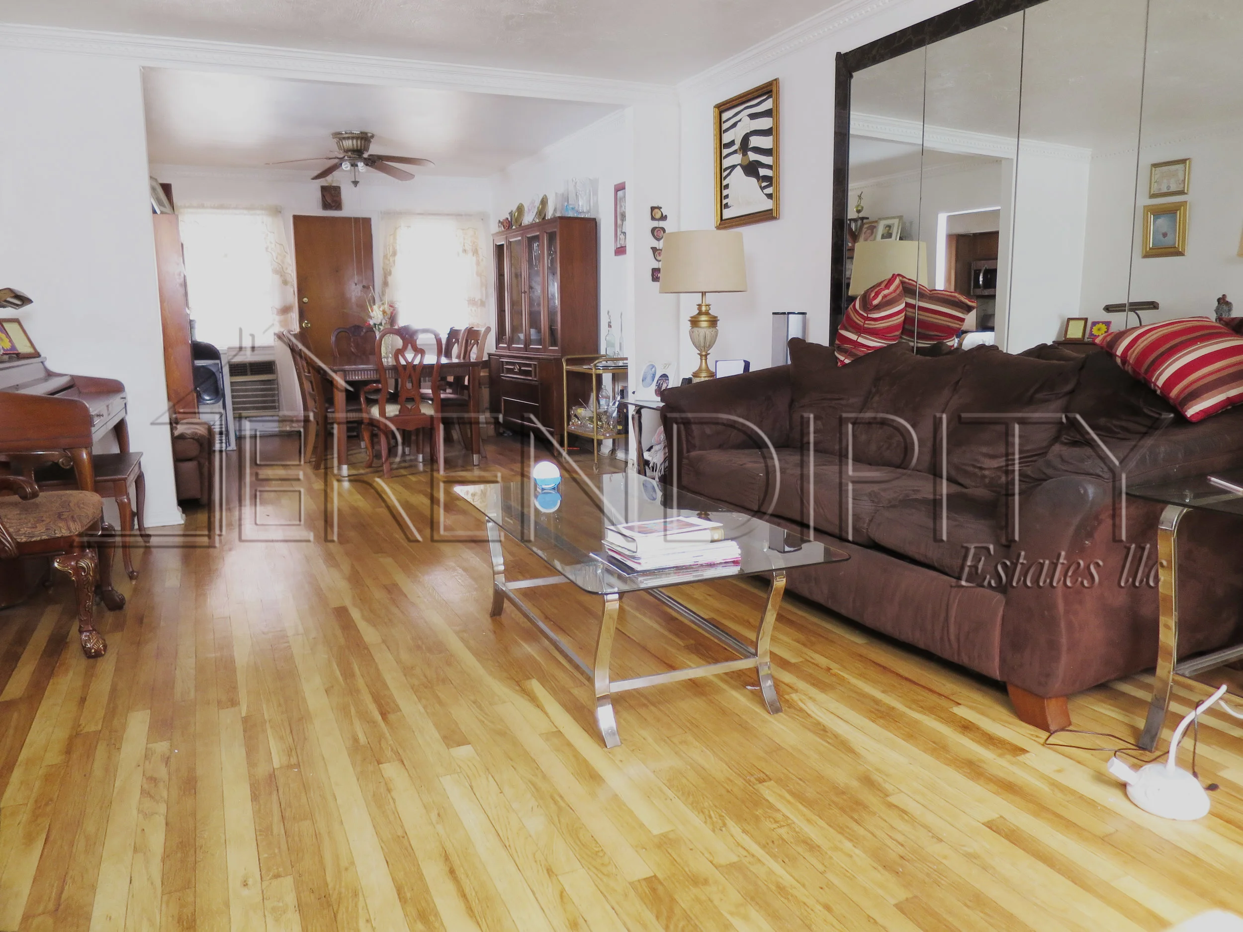 855 Crown Living Room.jpg