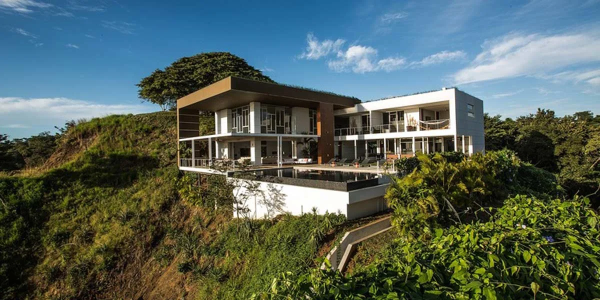 zz-eco-house-hill.jpg