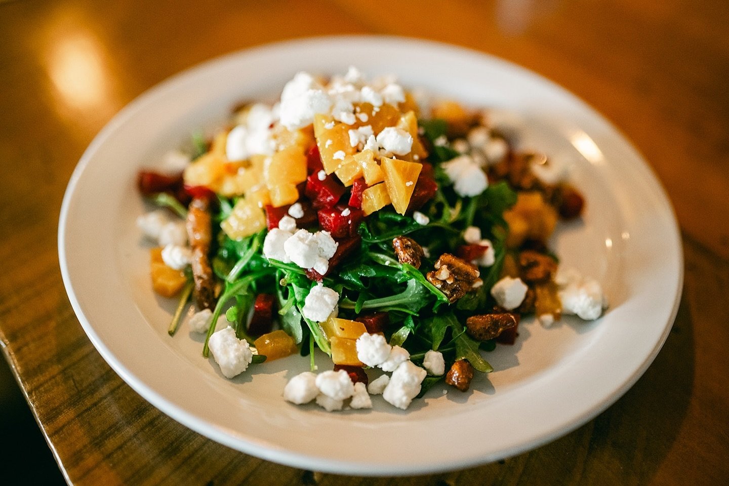 Beet &amp; Goat Cheese Salad 🥗🌿

Creamy goat cheese paired with sweet roasted beets, fresh arugula for that peppery crunch &amp; crunchy pecans ✨

All drizzled with a refreshing citrus vinaigrette to tie it all together. 

#oldfieldsgreenlawn #meat