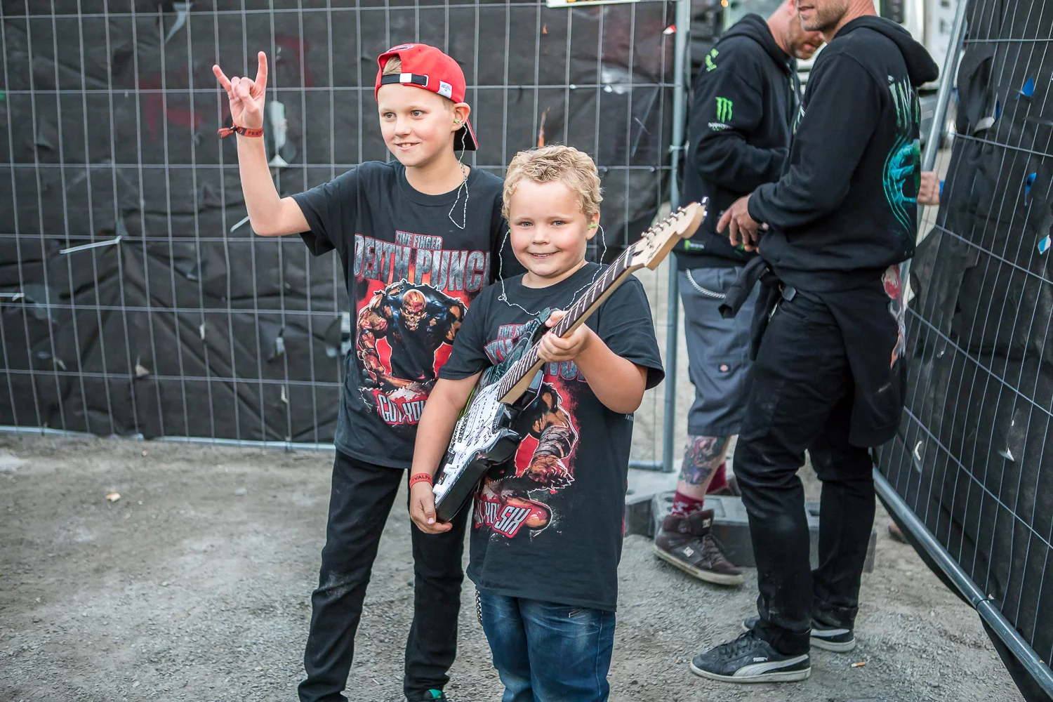Five Finger Death Punch gitarvinner KMa 24062017-1.jpg