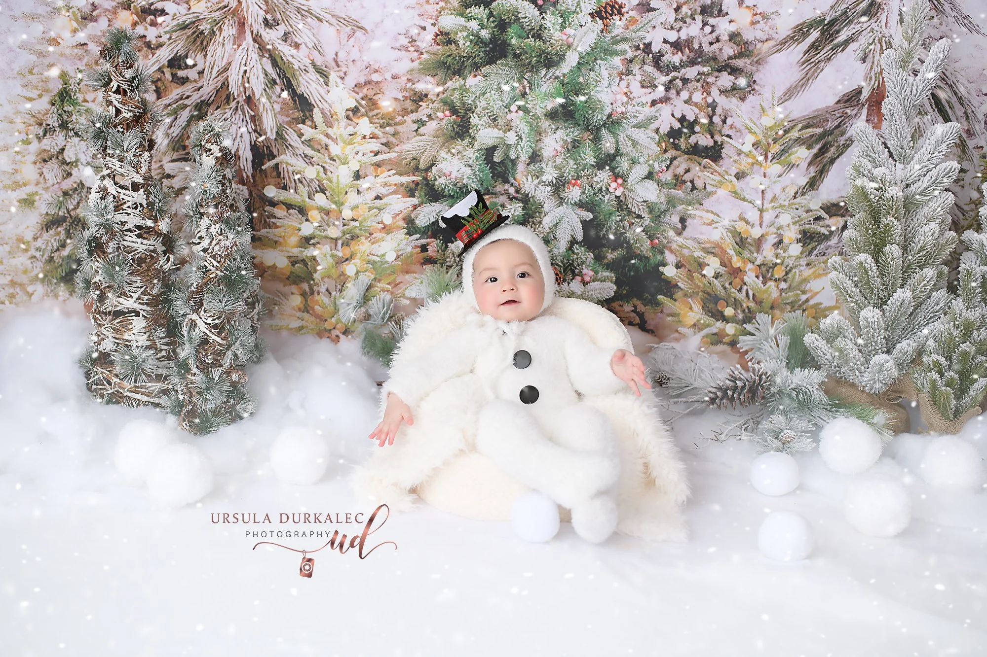 Christmas baby U24_4842.jpg