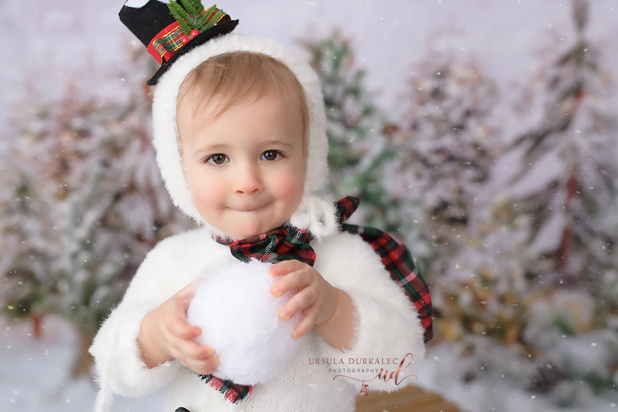Snowman Outfit photo session U24_7036.jpg