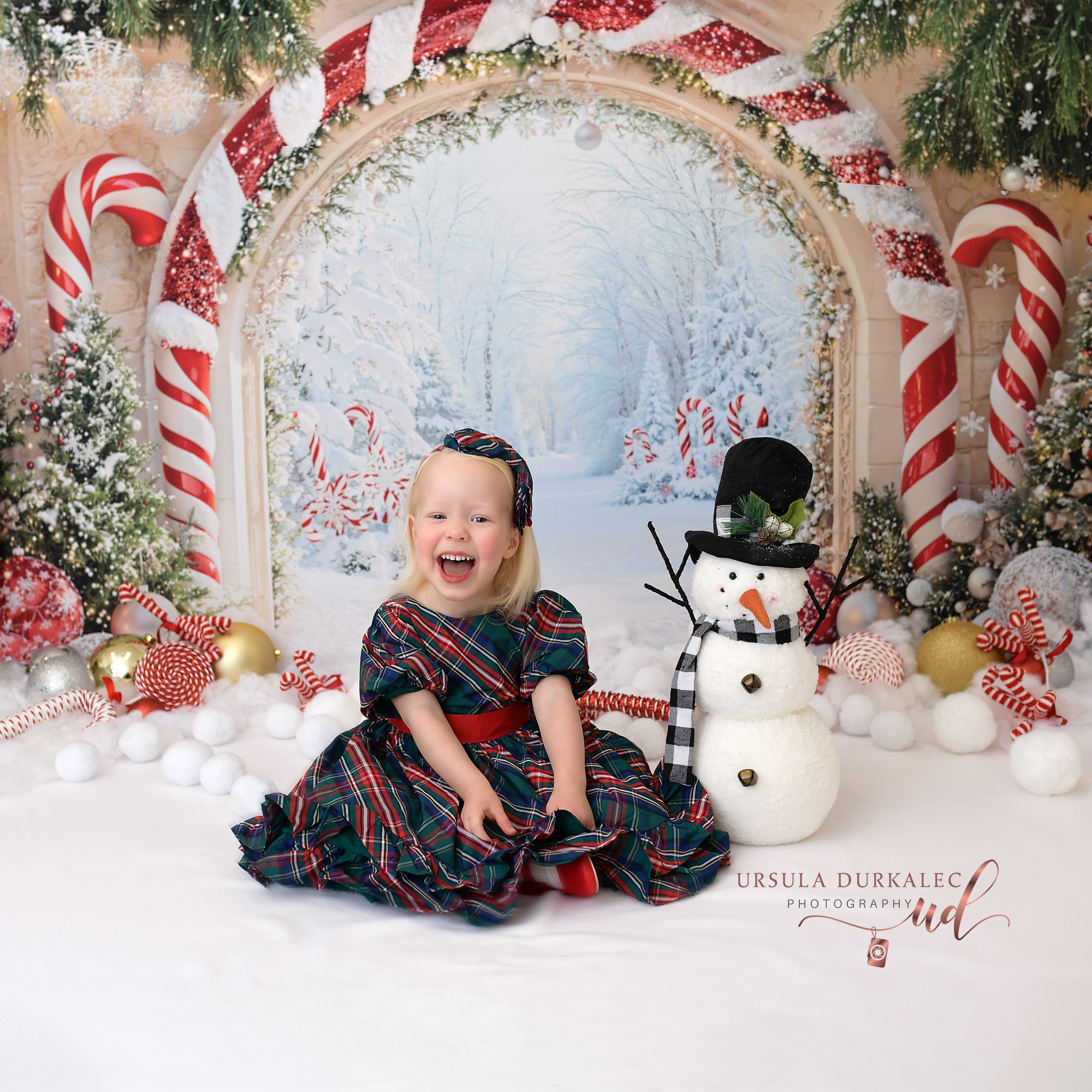 Candy cane arch studio Christmas U49_940.jpg