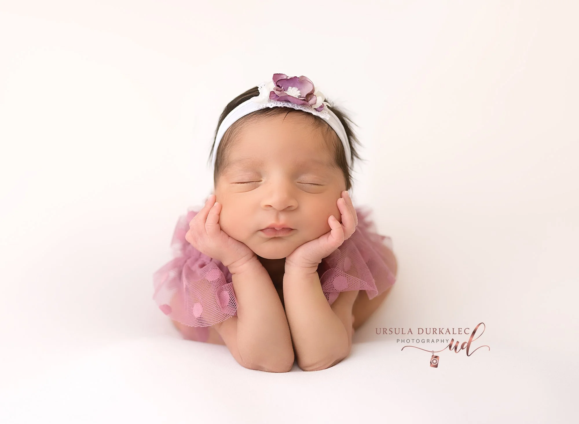Baby girl froggy pose U46_6984.jpg