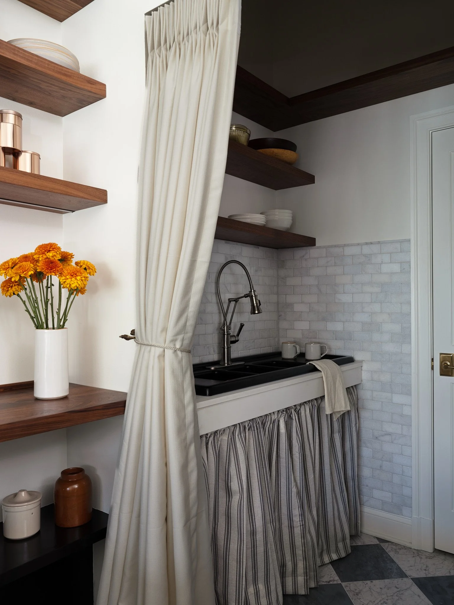 Laura Hodges 704 Studio0054.jpg