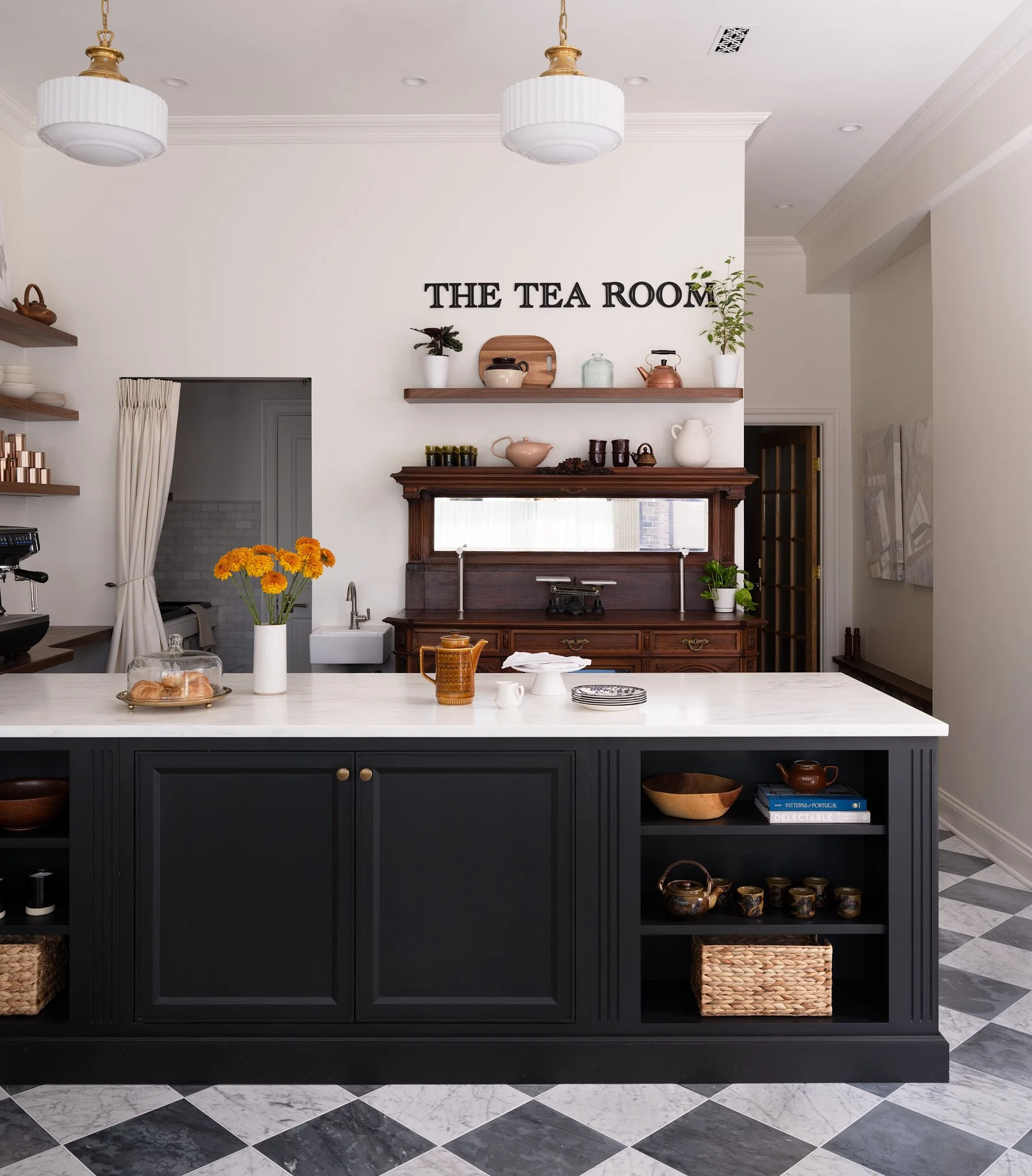 Laura Hodges 704 Studio0112.jpg