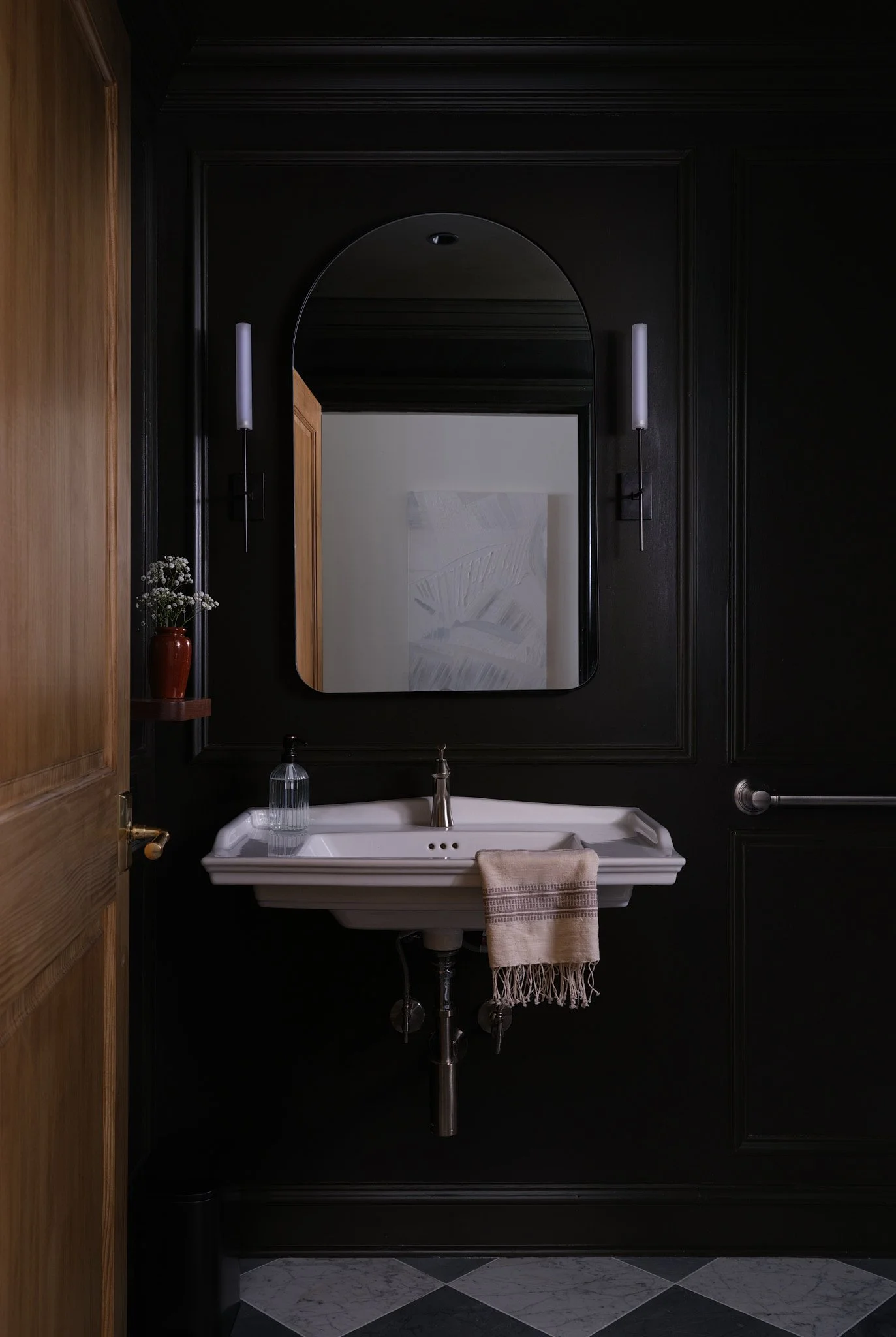 Laura Hodges 704 Studio0799.jpg