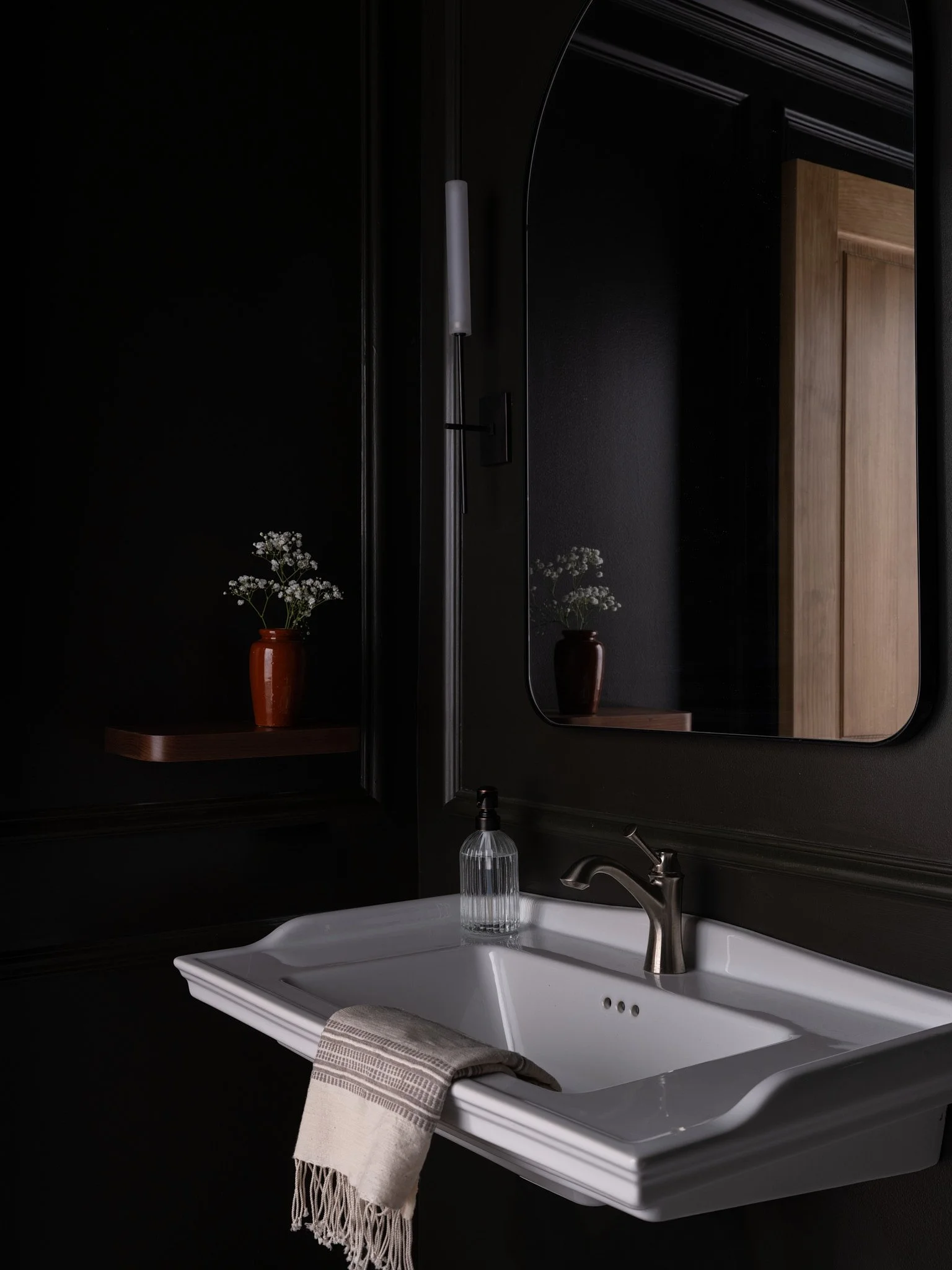 Laura Hodges 704 Studio0836.jpg