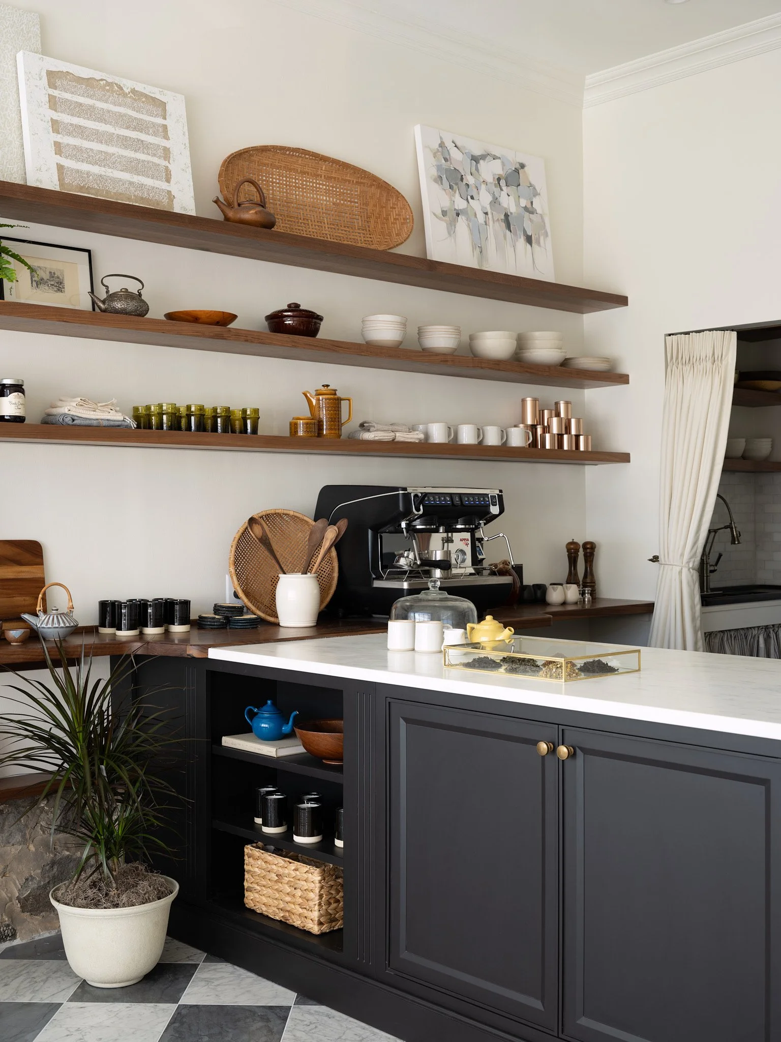 Laura Hodges 704 Studio0917.jpg