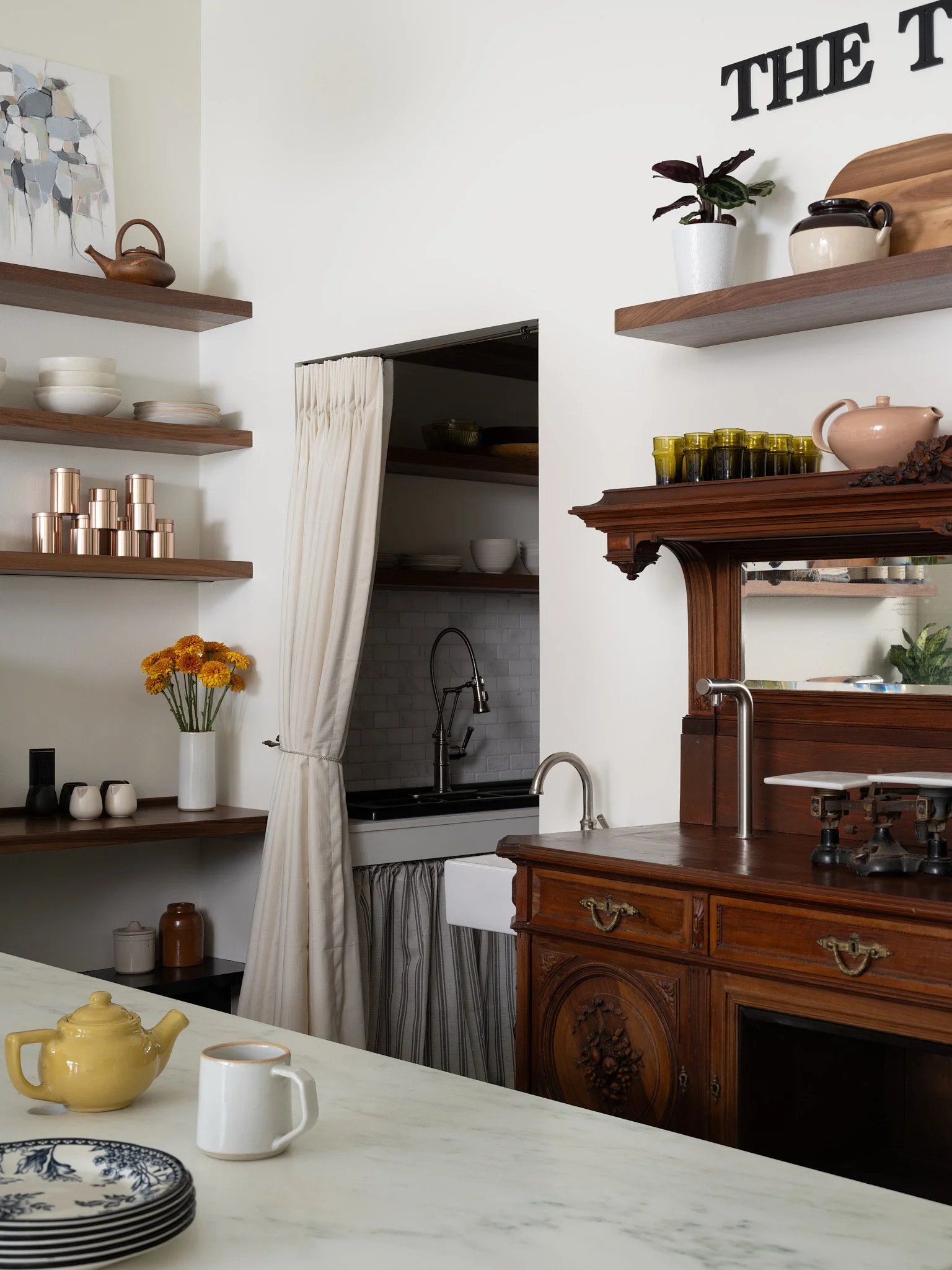 Laura Hodges 704 Studio0935 (1).jpg