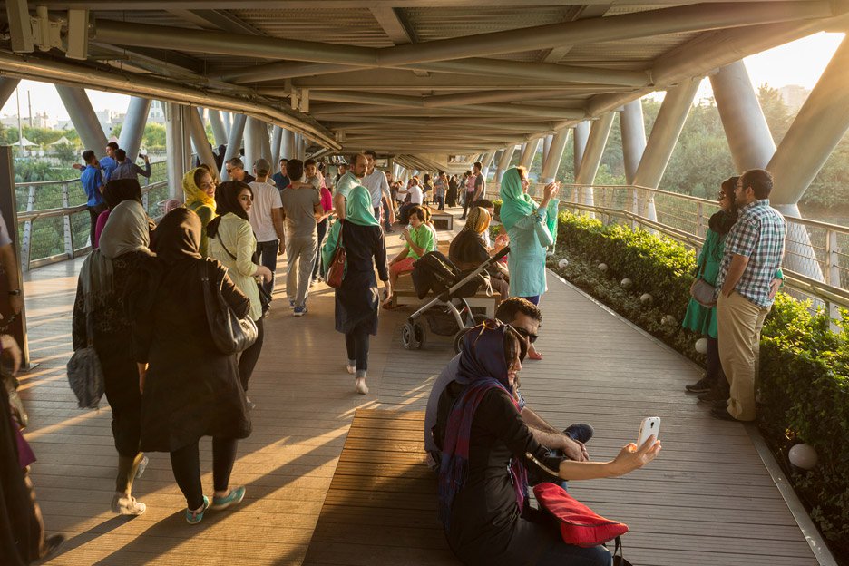 "The bridge is one of numerous new public infrastructure projects spearheaded by Tehran mayor Mohammad Bagher Ghalibaf, who is reported to have invested greatly in improving the city's environment." (Amy Pearson, Dezeen 2016)