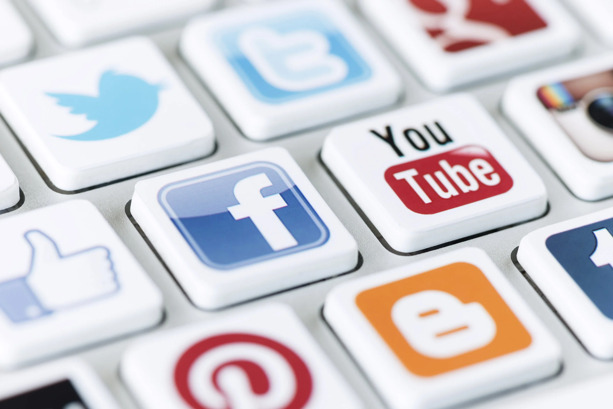 EP 11: Social Media and The Artist