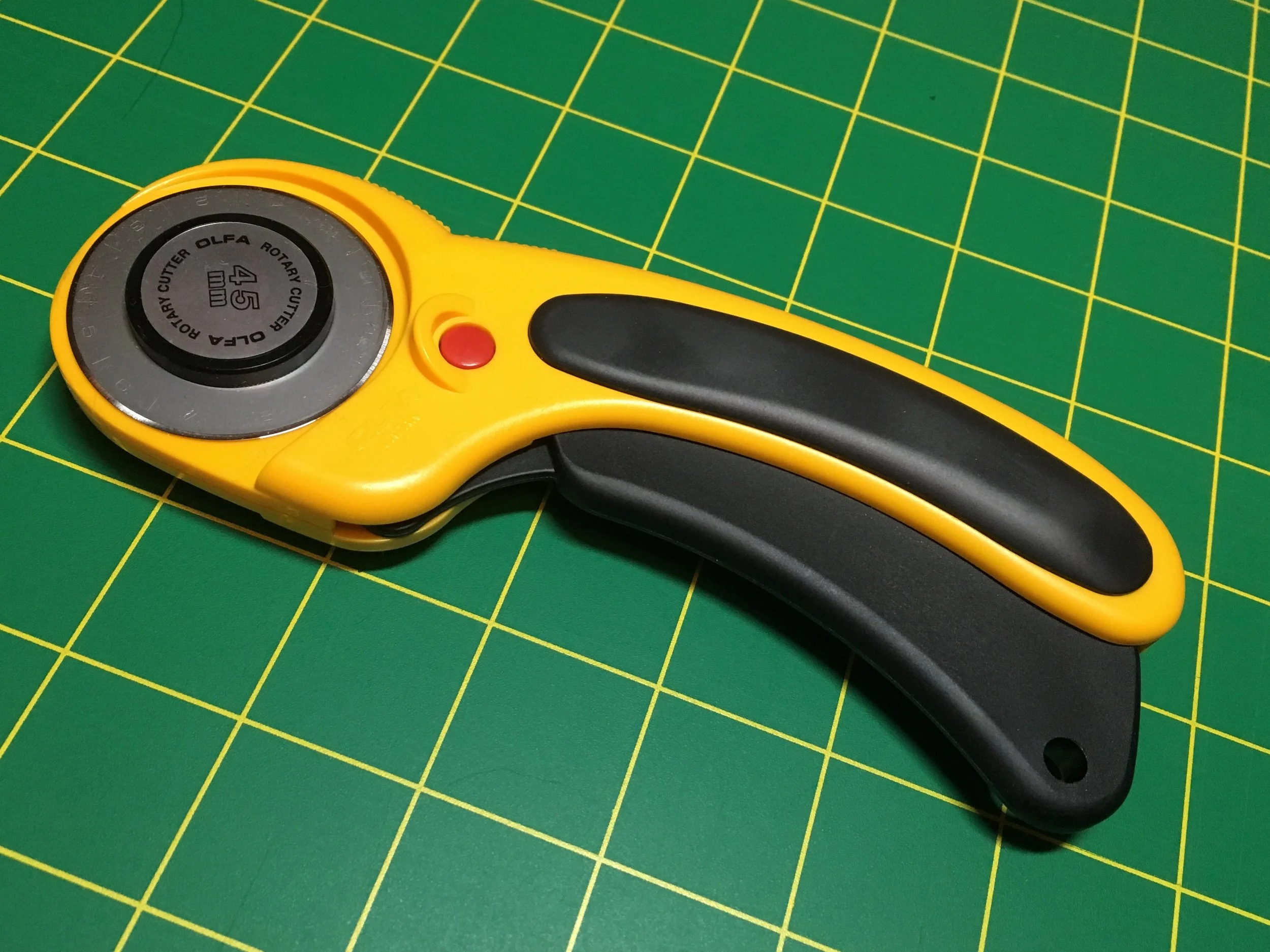 OLFA 45mm Deluxe Handle Rotary Cutter (RTY-2/DX) Review