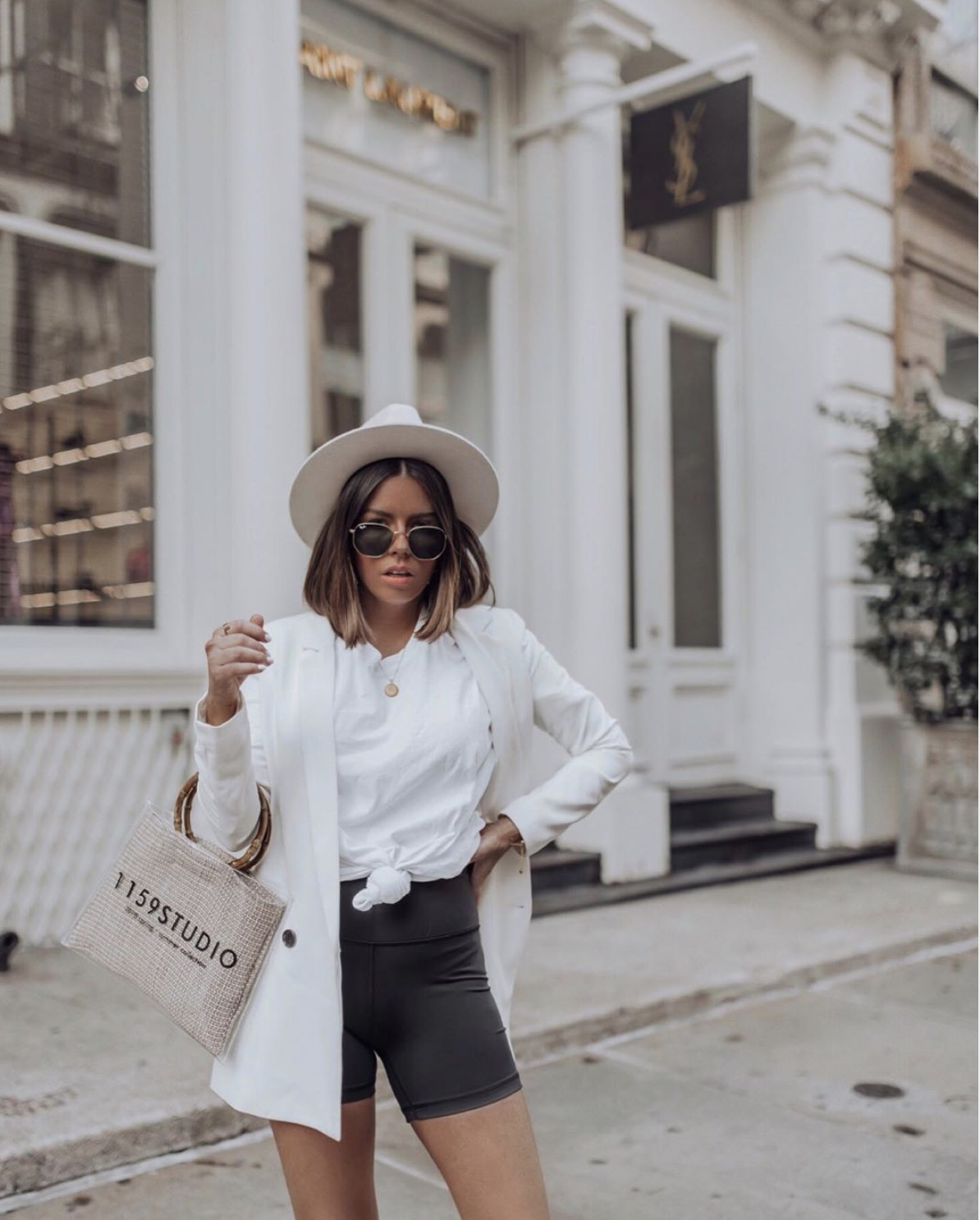 PHOTO VIA: @flauntandcenter.