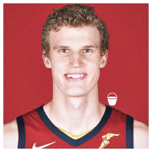 Lauri M. (Bucket)