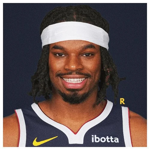 DaRon Holmes II (R)
