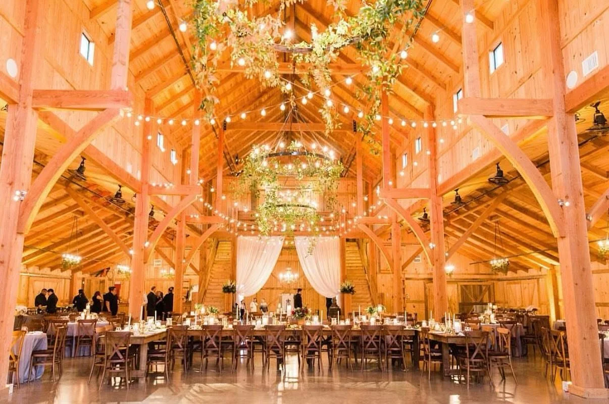 #weddingvenue #rusticwedding #barn #barnwedding #countrywedding #texaswedding #dallaswedding #weddinginspiration #celinatx
