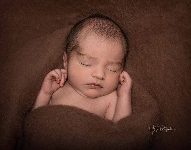 Vakre lille vennen  #nyf&oslash;dtfotografering #nyf&oslash;dt #baby2020 #mafotografene#halden#fotografhalden#newborn#newbornphotography