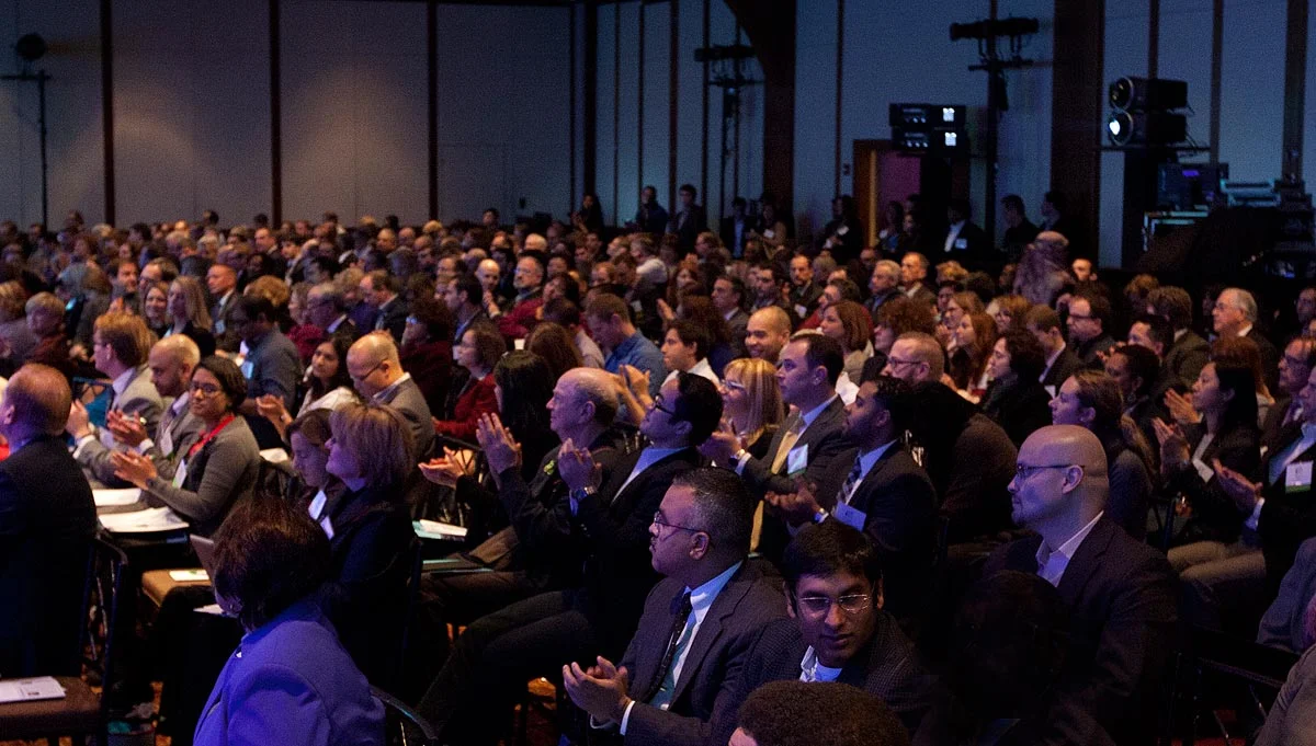 crowd1.jpg