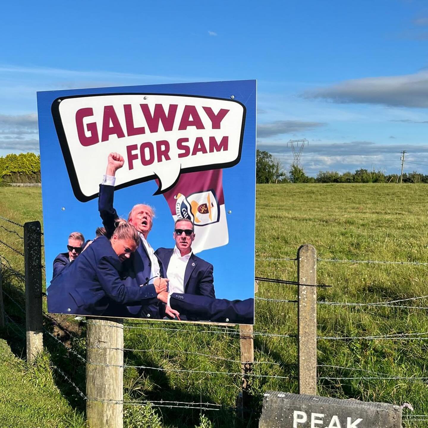A lot of good luck signs gone out the door this week. 🇶🇦These are definitely 2 of our favourites 😂 #gaillimhab&uacute;