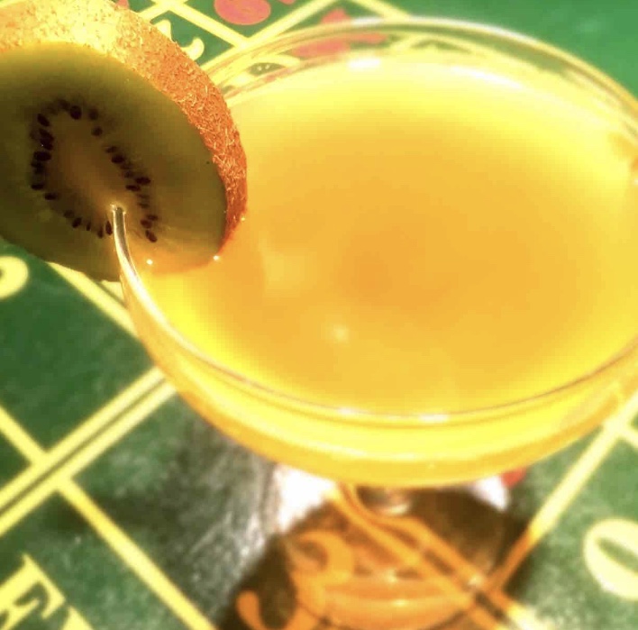 Kiwi and Manuka Honey Ingredients: 50ml Vodka, 20ml Kiwi syrup, 25ml Kiwi Pure, 1Barspoon Manuka Honey, 25ml Cloudy Apple juice. Serve: Chilled Coupe with Kiwi Wheel garnish