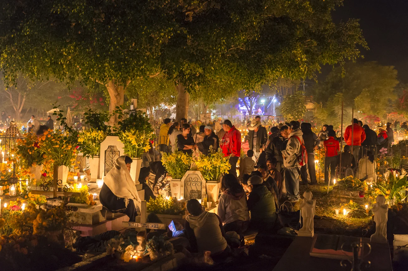 Día de Muertos, Santa María Atzompa, Oaxaca, México.