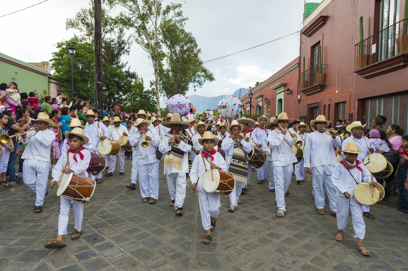 Desfile de las delegaciones.