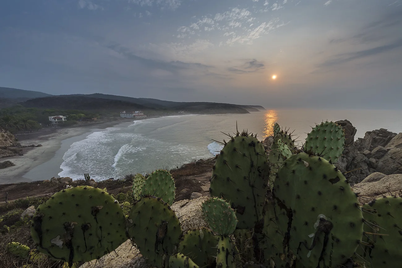   Playa El Mojón,  San Miguel del Puerto, Oaxaca, México. 