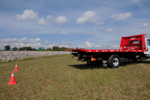 grua_roja_500_pix.gif