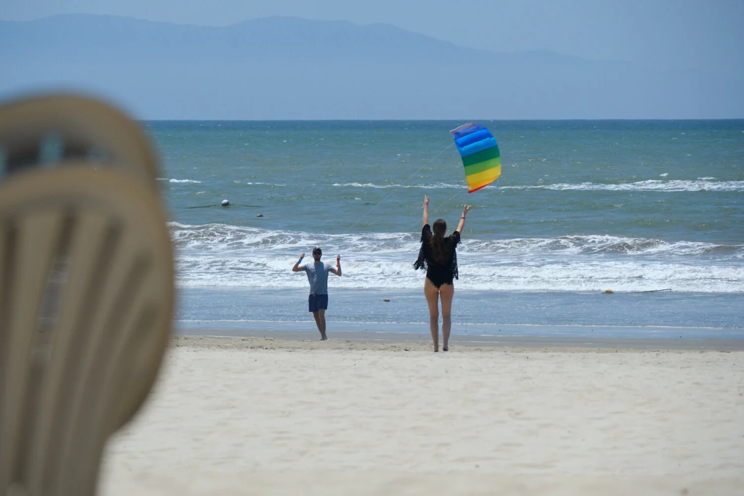   Pareja con cometa,  Nuevo Vallarta, Nayarit, México. 
