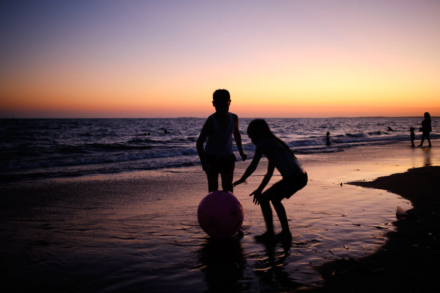   Niños con Pelota, El Maviri,  Topolobampo, Ahome, Sinaloa, México. 