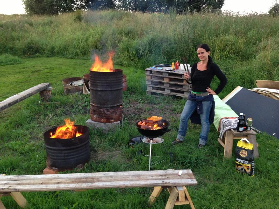 Petra and Fredrik loves to sit outside in the summer with BBQ and bonfire nights! 