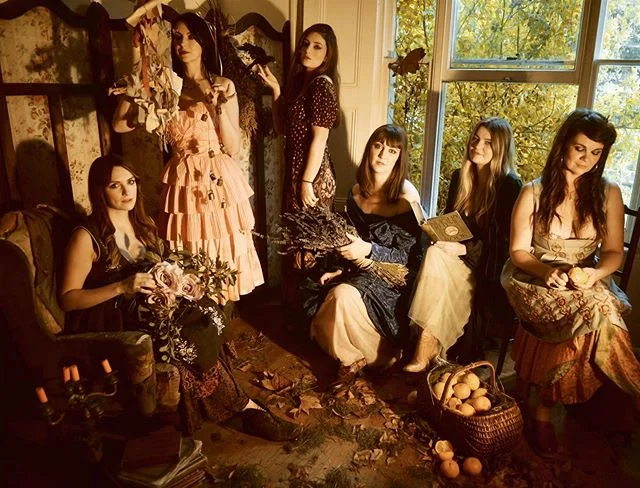 New look styled by @nicholesleet photography by @karladasilva #nurseryrhymes #aliceinwonderland