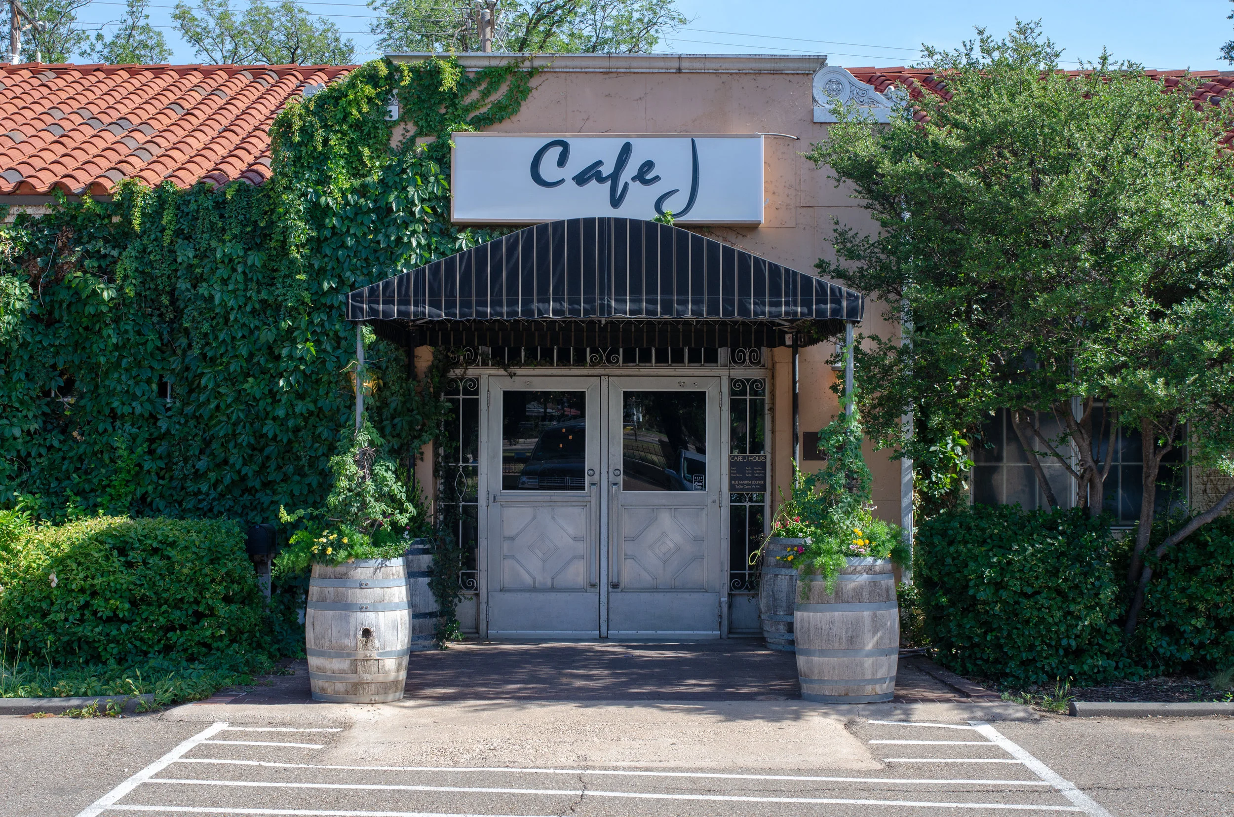 Cafe J-46.jpg