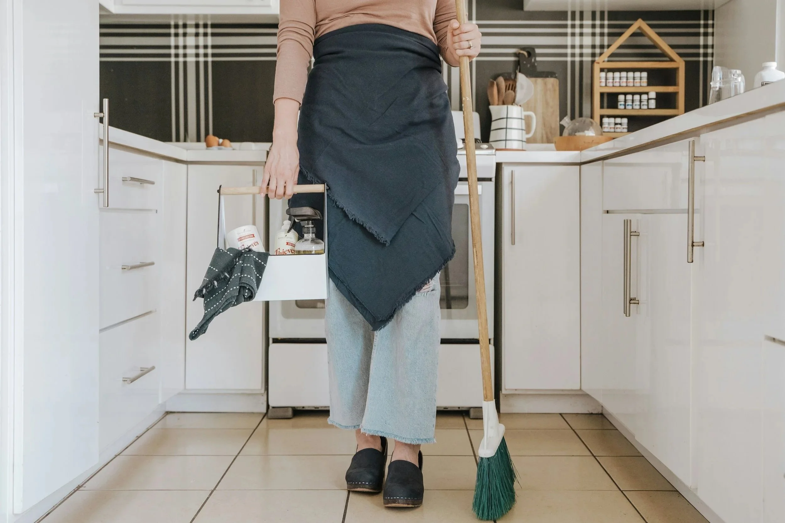 20 Chores a Young Adult Can Do While Living at Home